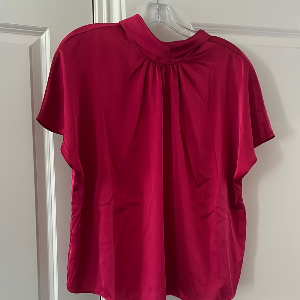 Banana Republic NWT Elegant Women's Fuscia Satin Blouse